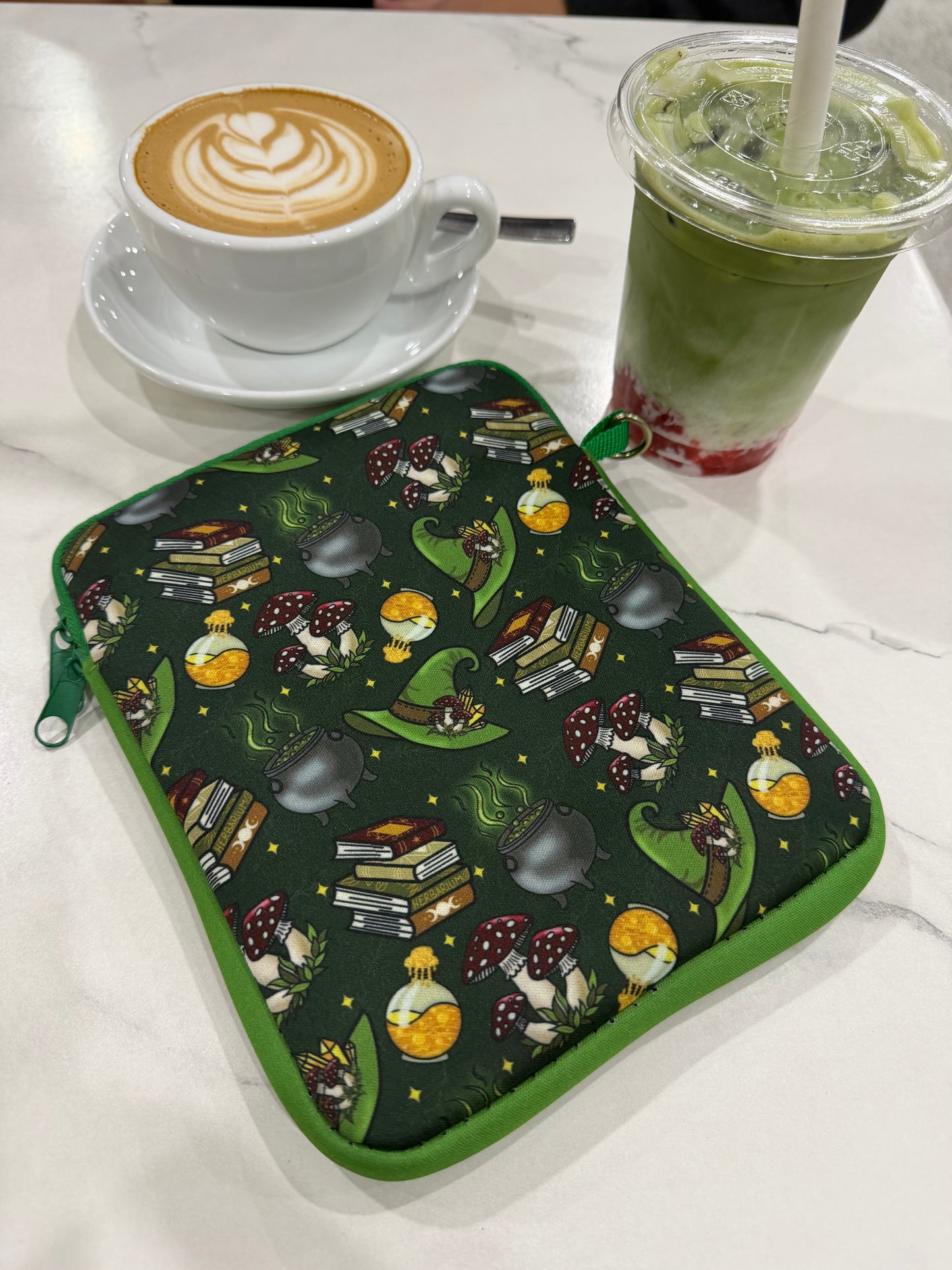 Witchy Core E-reader sleeve