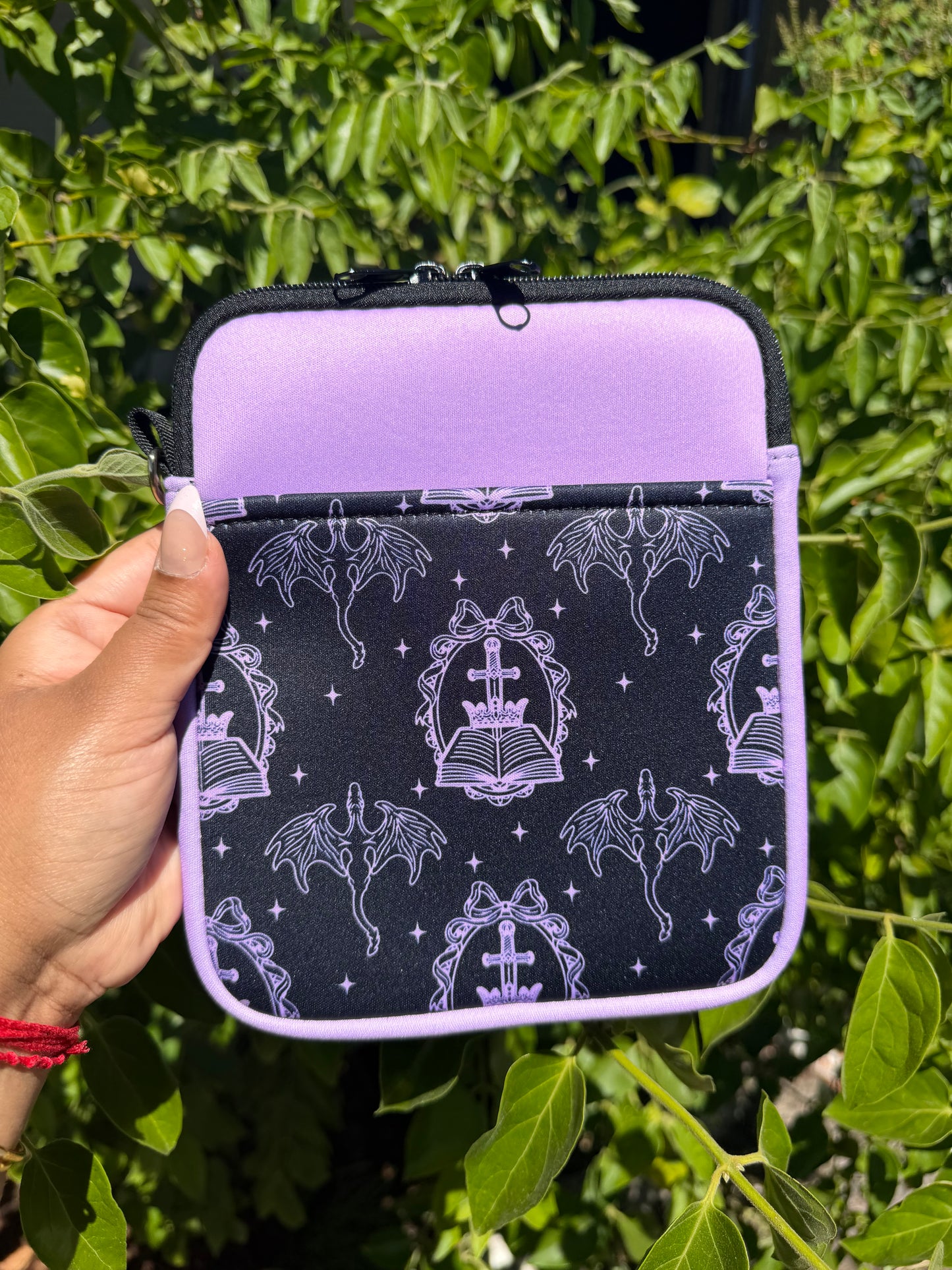 The Reader E-reader sleeve